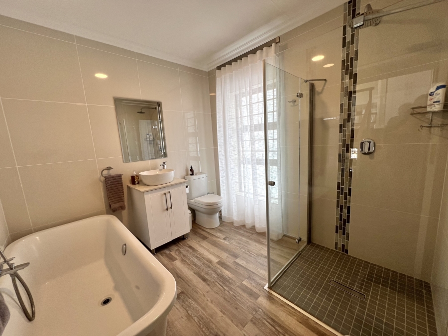 4 Bedroom Property for Sale in Wavecrest Eastern Cape